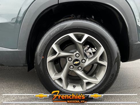 Used 2025 Chevrolet Trax LT w/ LT Convenience Package FWD image 6