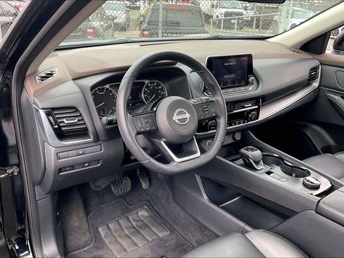 Used 2022 Nissan Rogue SV w/ SV Premium Package image 13