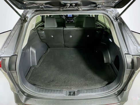 Used 2021 Toyota RAV4 LE image 29