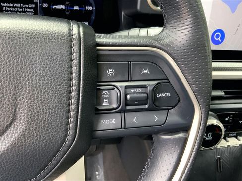 Used 2025 Toyota 4Runner Limited AWD/4WD image 24