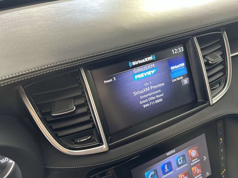 Used 2023 INFINITI QX50 Luxe w/ Accent Package FWD image 16