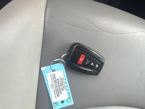 Used 2019 Toyota RAV4 XLE Premium FWD image 6