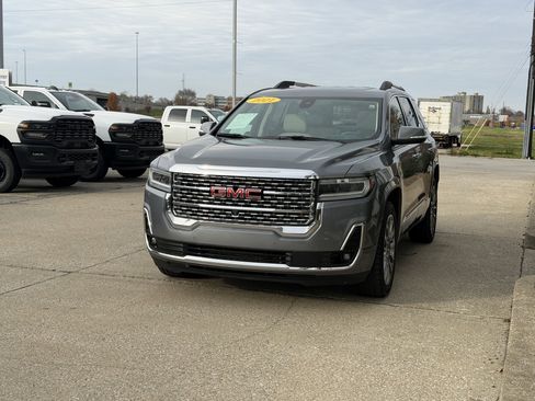 Used 2021 GMC Acadia Denali w/ Denali Technology Package image 12