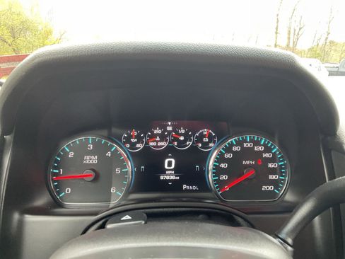 Used 2019 GMC Yukon Denali w/ Denali Ultimate Black Edition AWD/4WD image 18