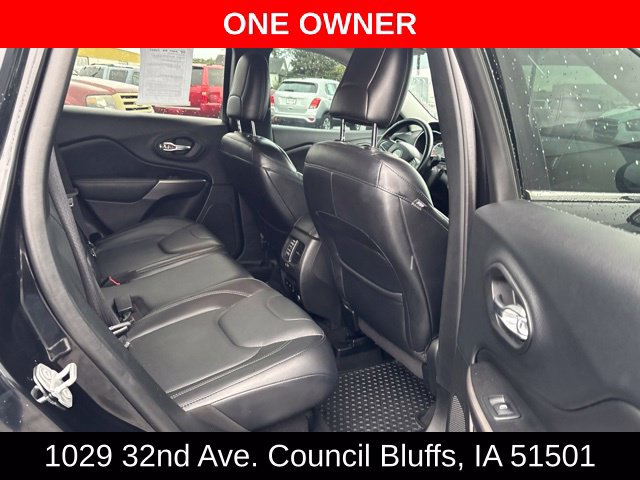 Used 2019 Jeep Cherokee Limited w/ Luxury Group AWD/4WD image 9