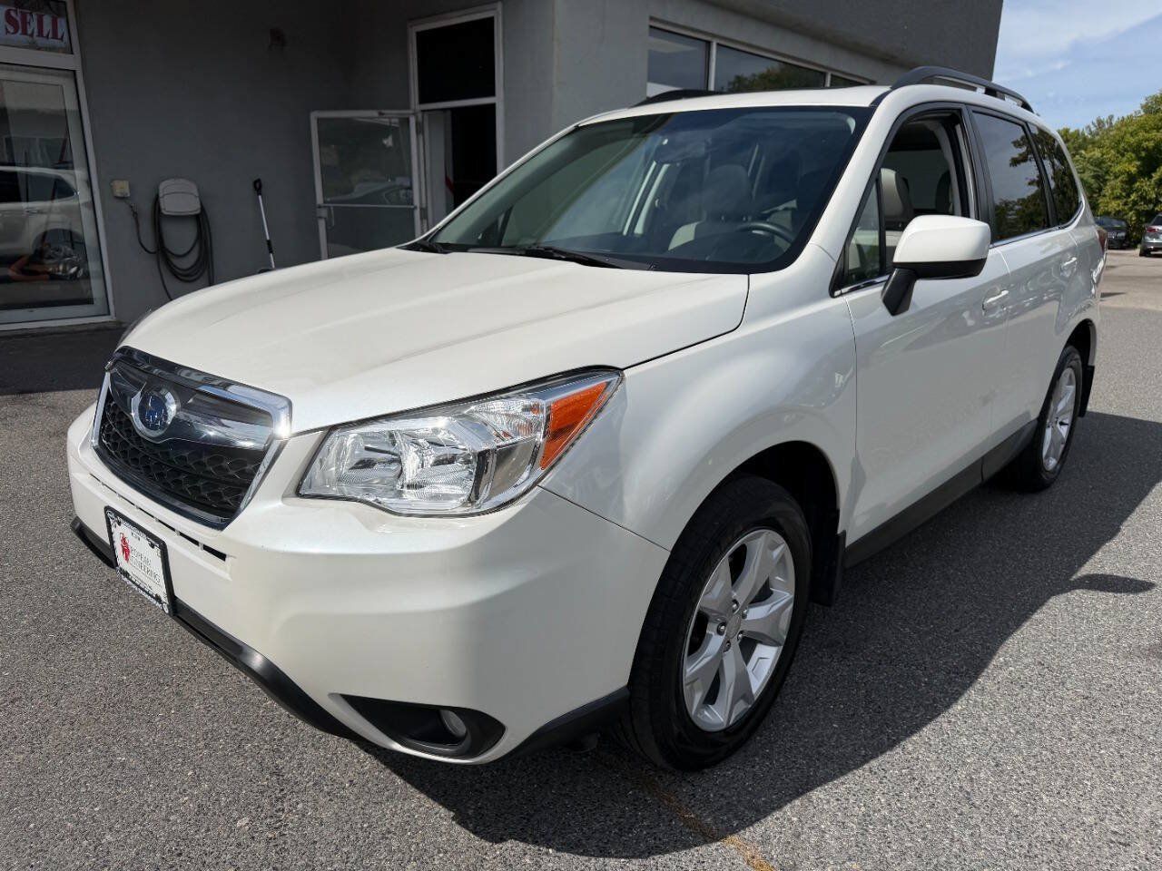 Used 2015 Subaru Forester 2.5i Limited AWD/4WD image 3