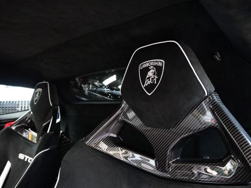 Used 2023 Lamborghini Huracan STO RWD image 23