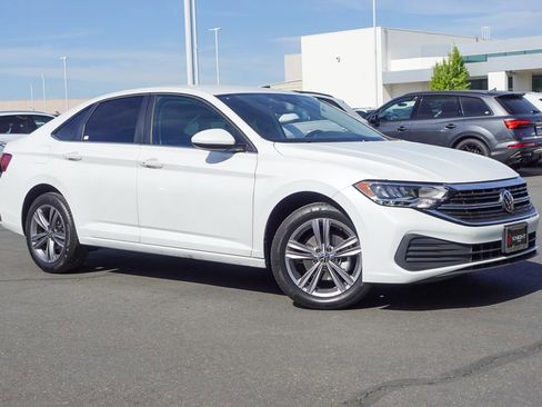 Used 2023 Volkswagen Jetta SE image 6