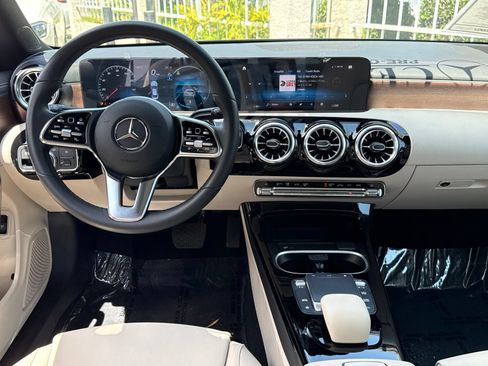 Used 2023 Mercedes-Benz CLA 250 image 38