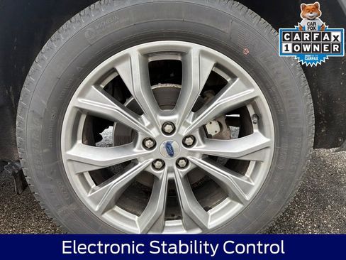 Used 2023 Ford Explorer XLT w/ Equipment Group 202A AWD/4WD image 19