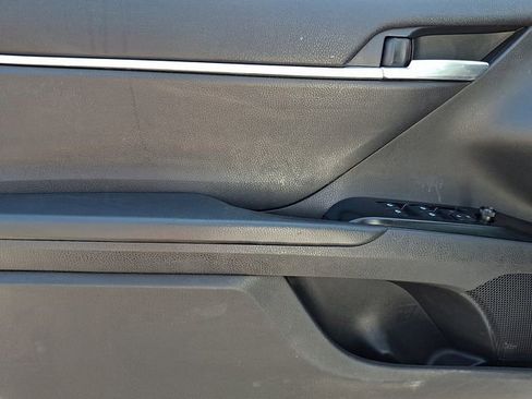 Used 2019 Toyota Camry SE w/ Carpet Mat Package FWD image 12