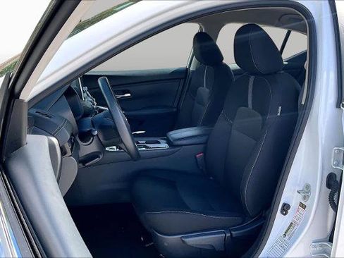 Certified 2025 Nissan Sentra SV FWD image 8