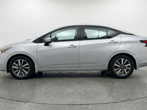 Used 2025 Nissan Versa SV FWD image 5