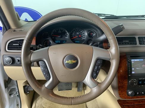 Used 2014 Chevrolet Tahoe LTZ RWD image 22