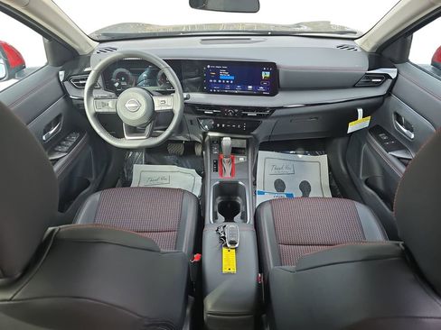 New 2026 Nissan Kicks SR FWD image 12