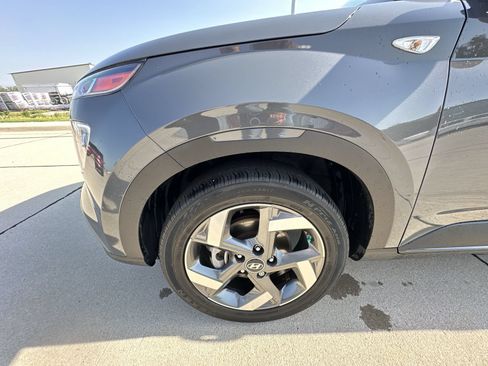 Used 2024 Hyundai Venue Limited FWD image 31