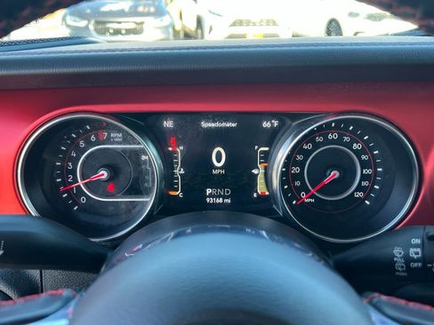 Used 2021 Jeep Wrangler Unlimited Rubicon AWD/4WD image 34