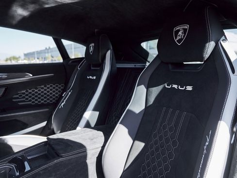 Used 2024 Lamborghini Urus Performante image 54