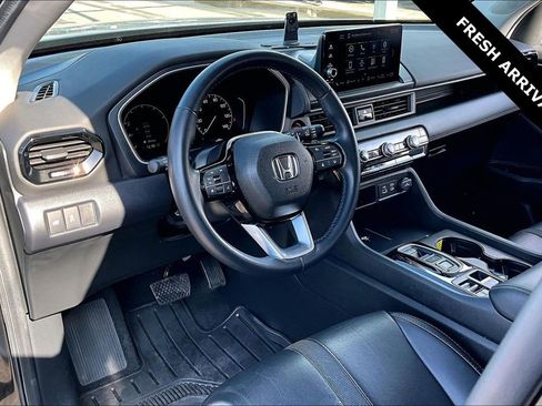 Used 2025 Honda Pilot EX-L image 16