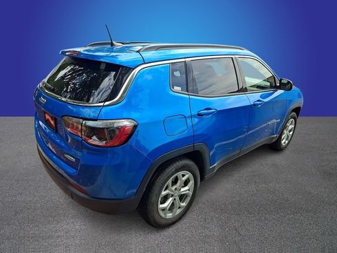 Used 2024 Jeep Compass Latitude AWD/4WD image 3
