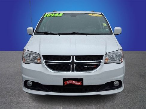 Used 2018 Dodge Grand Caravan SXT image 2