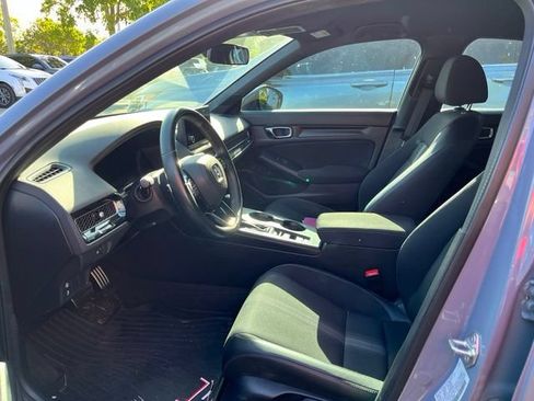 Used 2023 Honda Civic Sport image 2