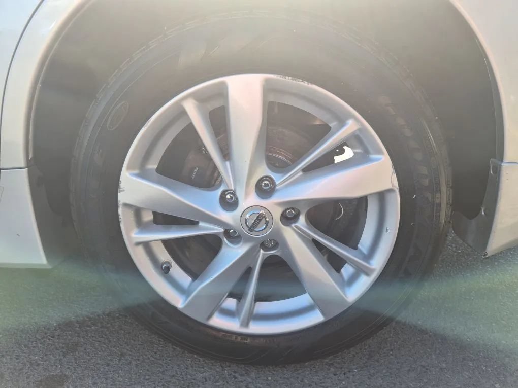 Used 2015 Nissan Altima 2.5 SV w/ Convenience Package FWD image 23
