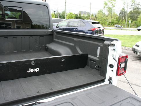 Used 2020 Jeep Gladiator Overland w/ LED Lighting Group AWD/4WD image 40