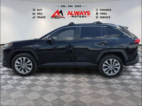 Used 2021 Toyota RAV4 XLE Premium FWD image 28