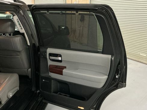 Used 2013 Toyota Sequoia Platinum w/ Preferred Accessory Pkg image 15