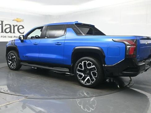 Used 2025 Chevrolet Silverado EV RST w/ LPO, Dark Package RST AWD/4WD image 34
