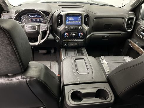 Certified 2022 GMC Sierra 1500 Denali w/ Denali Premium Package AWD/4WD image 4