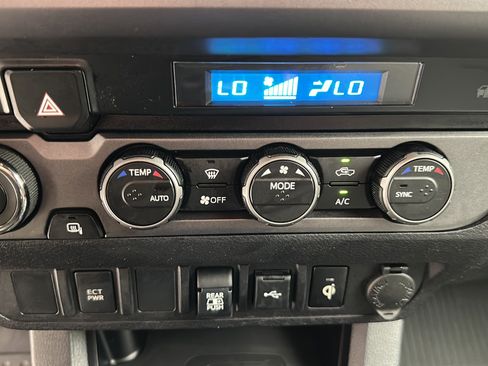 Used 2021 Toyota Tacoma TRD Off-Road AWD/4WD image 23