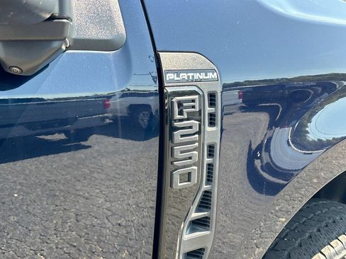 Used 2025 Ford F250 Platinum AWD/4WD image 12