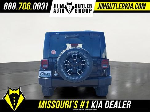 Used 2017 Jeep Wrangler Unlimited Sahara AWD/4WD image 20