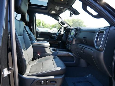 Used 2019 Chevrolet Silverado 1500 High Country w/ Technology Package AWD/4WD image 16