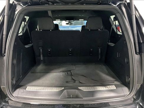 Used 2021 Chevrolet Suburban Z71 image 7