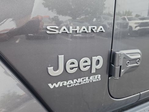 Used 2021 Jeep Wrangler Unlimited Sahara AWD/4WD image 30