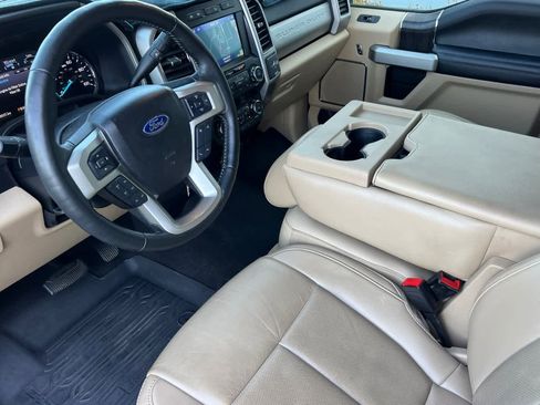 Used 2021 Ford F250 Lariat w/ Lariat Value Package AWD/4WD image 11