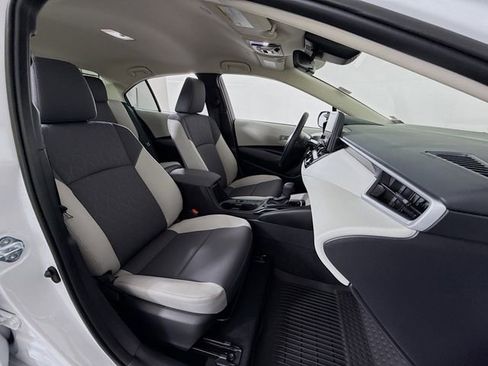 Certified 2025 Toyota Corolla LE image 24