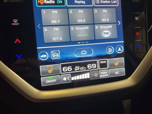 Used 2024 Subaru Ascent Premium w/ Convenience Package image 30