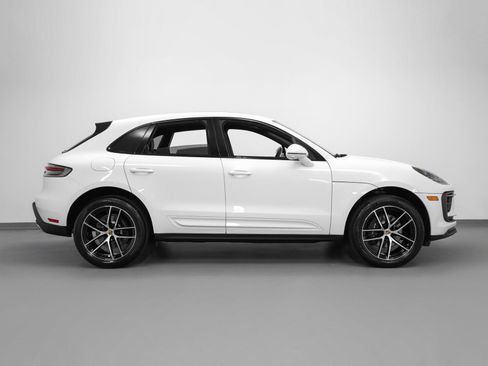 Certified 2026 Porsche Macan AWD/4WD image 13