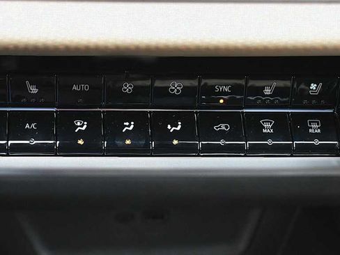 New 2026 Chevrolet Equinox ACTIV w/ Convenience Package III image 21