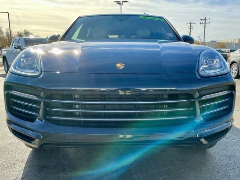 Used 2022 Porsche Cayenne Platinum Edition image 9