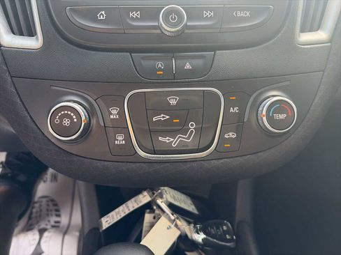 Used 2021 Chevrolet Malibu LS image 16