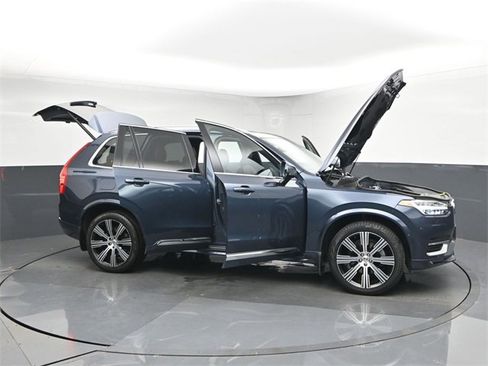Used 2023 Volvo XC90 B6 Ultimate w/ Protection Package image 53