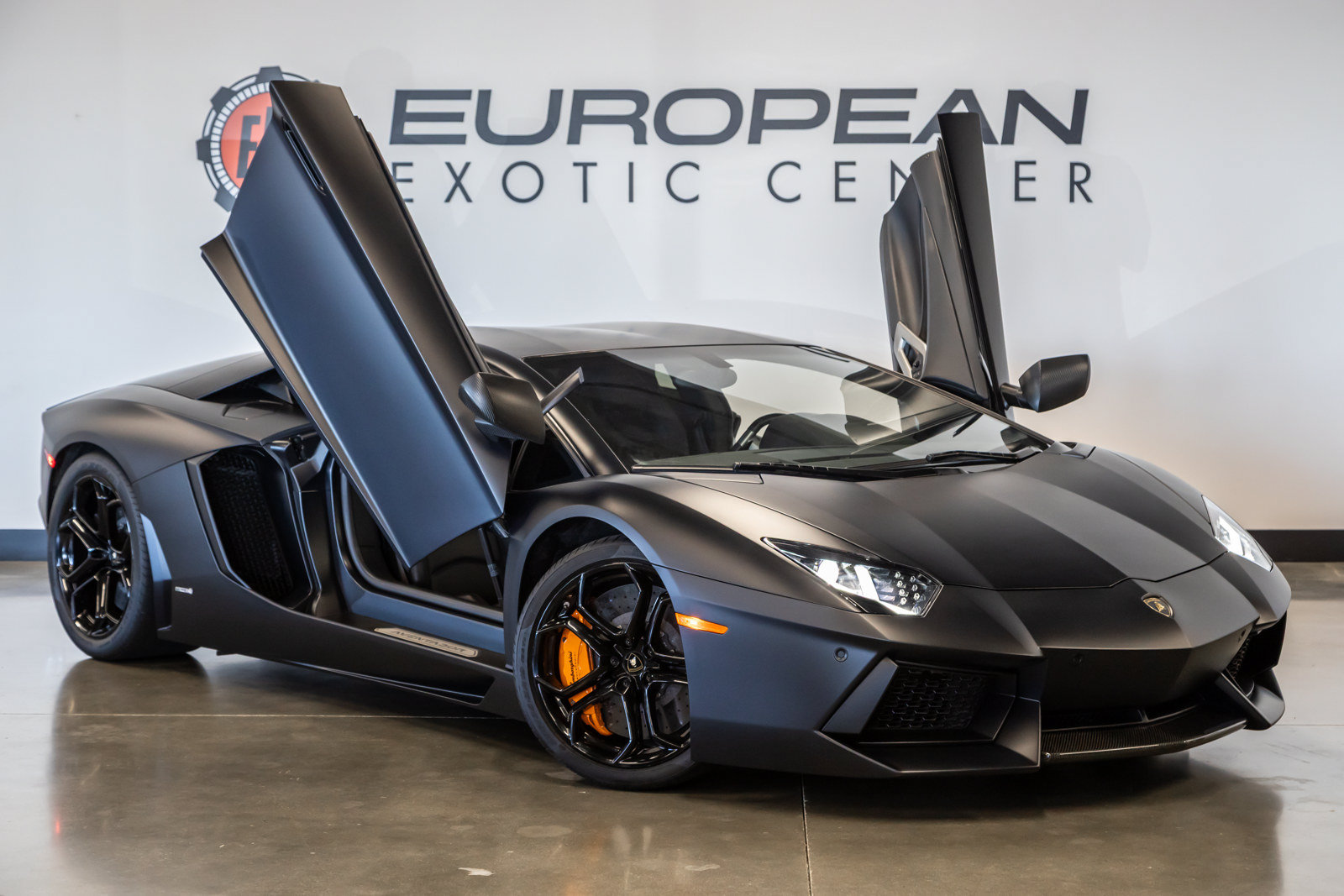Used 2012 Lamborghini Aventador LP 700-4 AWD/4WD image 2