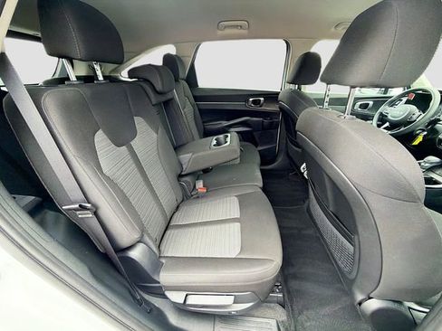 Used 2023 Kia Sorento LX FWD image 26