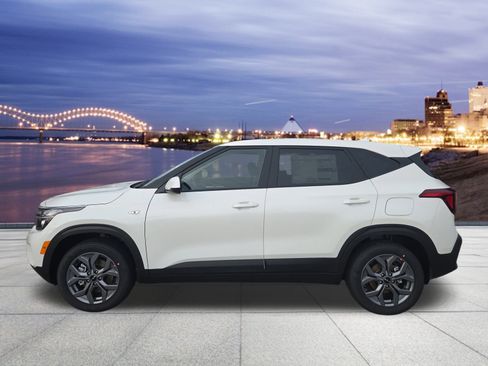 New 2026 Kia Seltos LX image 2