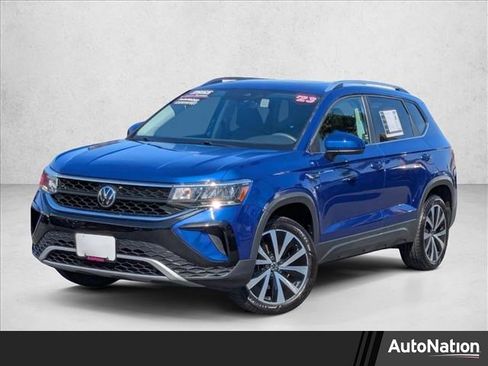 Used 2023 Volkswagen Taos SE w/ Panoramic Sunroof Package image 1